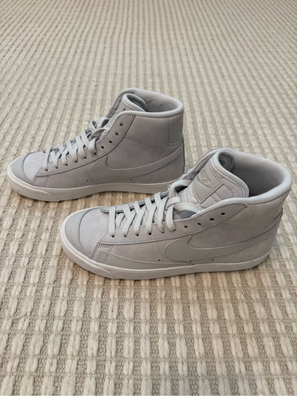Nike Blazers High-Top Sneakers in Light Gray